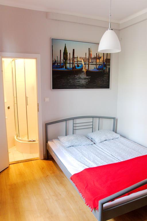 Tramp Aparthostel Krakow Bilik gambar